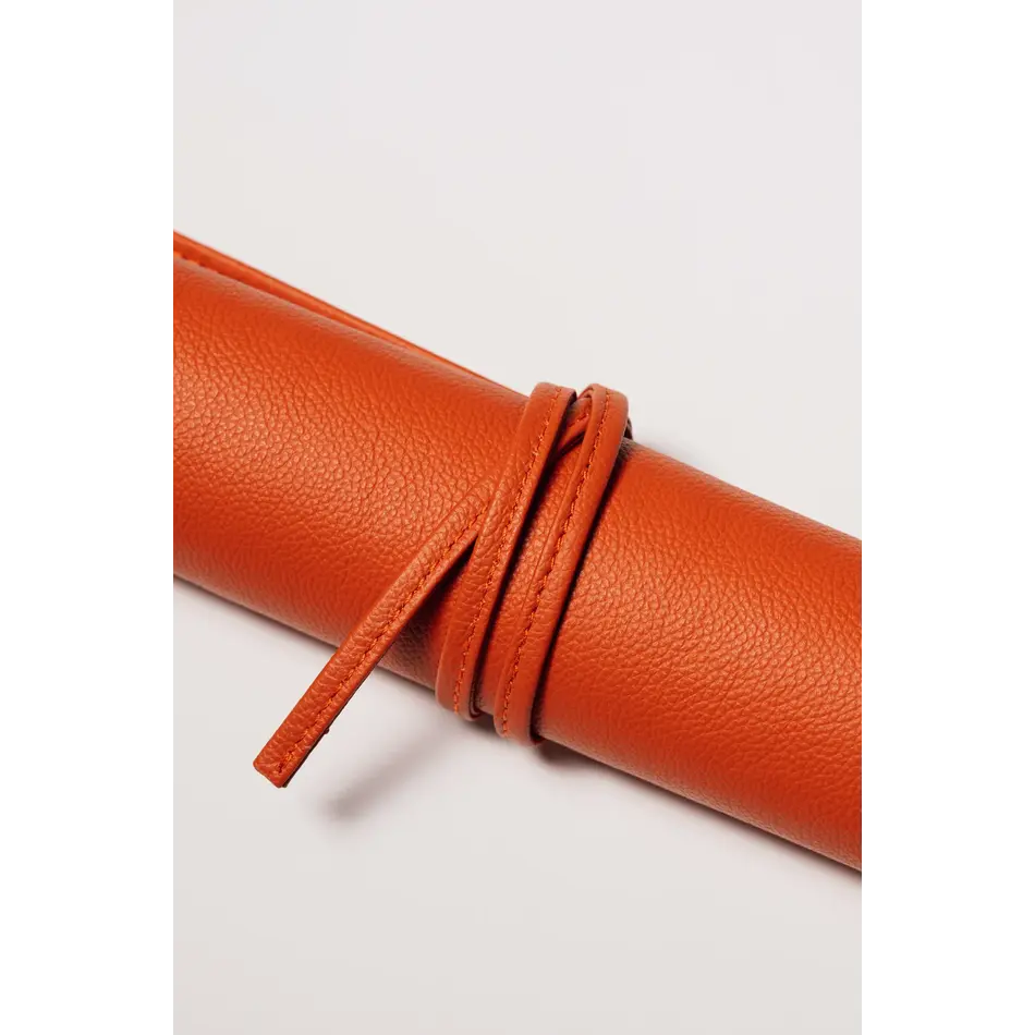 House of Nobilique Roll Up Ludo Orange - Deluxe Leather Aggravation Travel Set (44 x 39 cm) House of Nobilique Roll Up Ludo Orange - Deluxe Leather Aggravation Travel Set (44 x 39 cm)