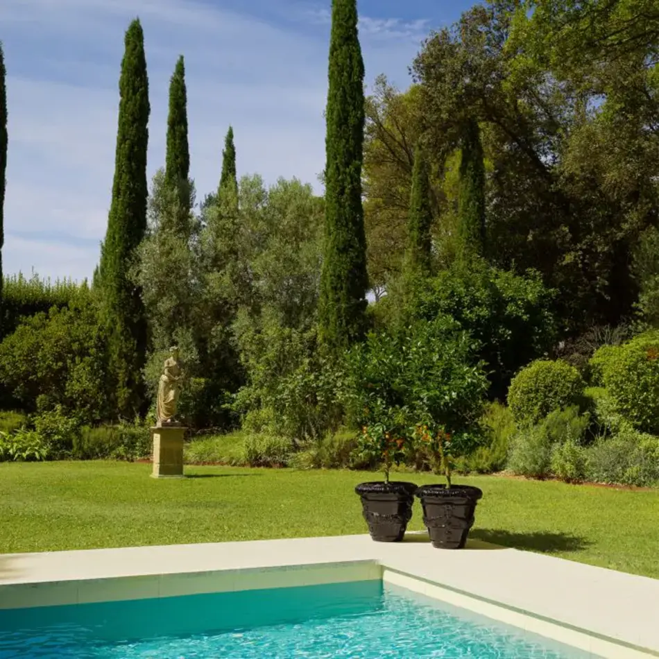 Eichholtz Toulon Outdoor Planter - Black Ceramic | Sculptural & Elegant