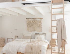 Escalier de grenier peu encombrant en hêtre