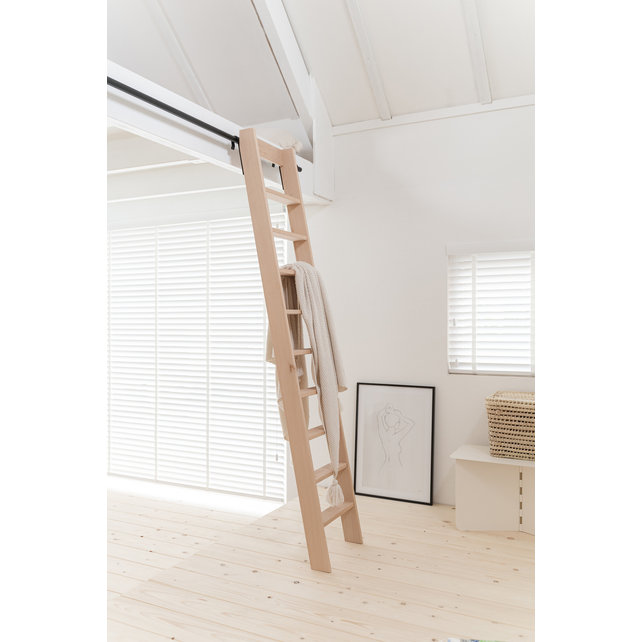 Escalier de grenier peu encombrant en hêtre