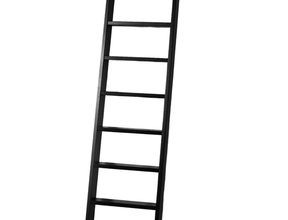 Escalier à faible encombrement en hêtre noir