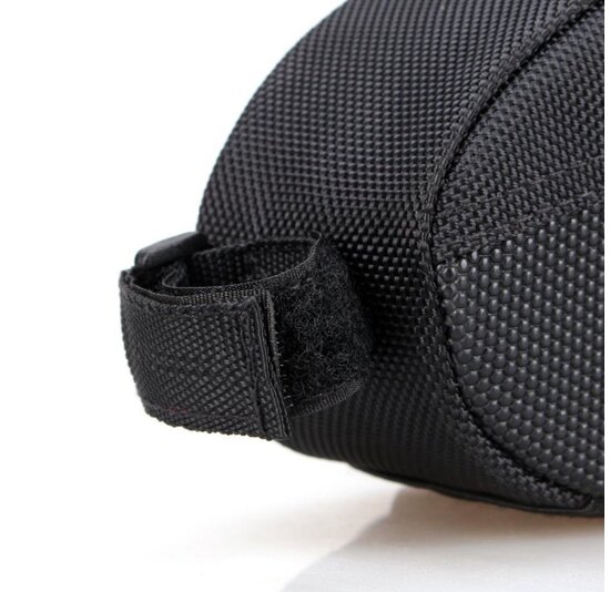 Voltano Zadeltas - Zwart - Waterdicht - 2 liter