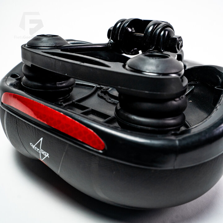 Voltano Fietszadel Met Gelpads - Zwart/Rood - Unisex - Gratis Zadelstrop