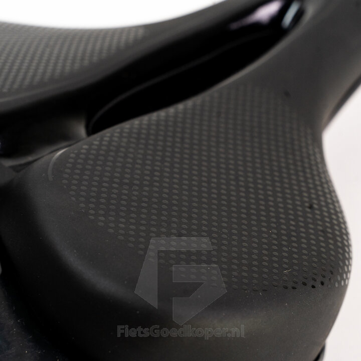 Voltano E-bike Fietszadel – Zwart - Uitsparing