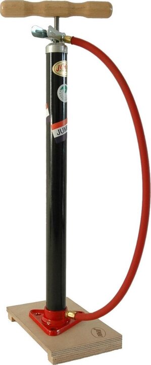 Jumbo Fietspomp Op Houten Plank