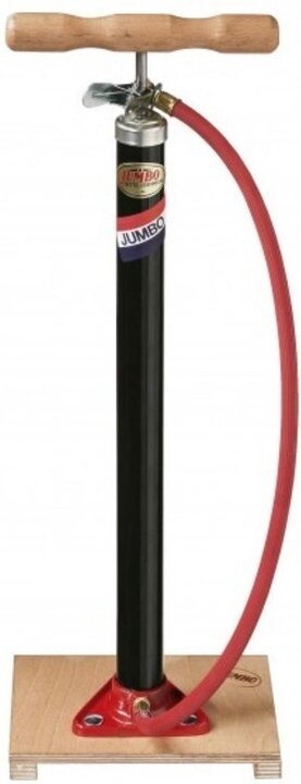 Jumbo Fietspomp Op Houten Plank