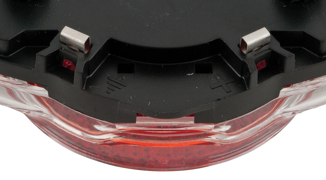 Axa Spark Achterlicht - Incl. Batterijen - 50-80MM