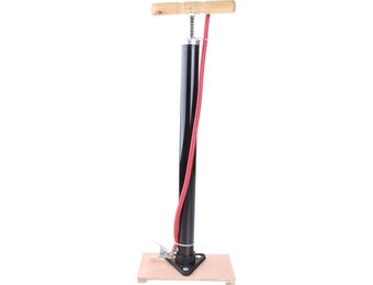 Falkx Fietspomp Op Houten Plank