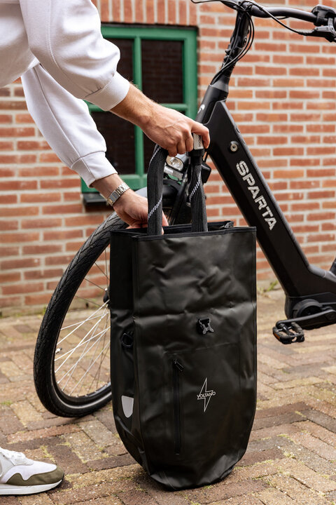 Voltano Luxe Fietstas 28L - Enkele Pakaftas - Zwart - 100% Waterdicht