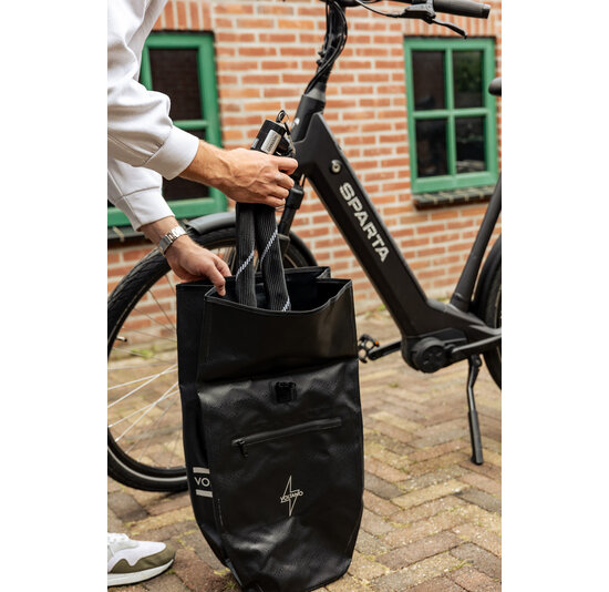 Voltano Luxe Fietstas 28L - Greek Zwart - Enkele Pakaftas - 100% Waterdicht