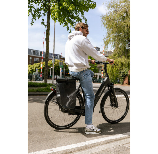 Voltano Luxe Fietstas 28L - Enkele Pakaftas - Zwart - 100% Waterdicht