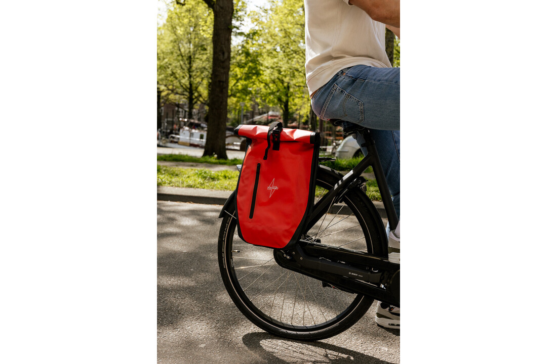 Voltano Luxe Fietstas 28L - Rood / Zwart - Enkele Pakaftas - 100% Waterdicht