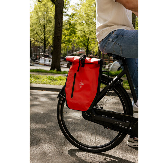 Voltano Luxe Fietstas 28L - Rood / Zwart - Enkele Pakaftas - 100% Waterdicht