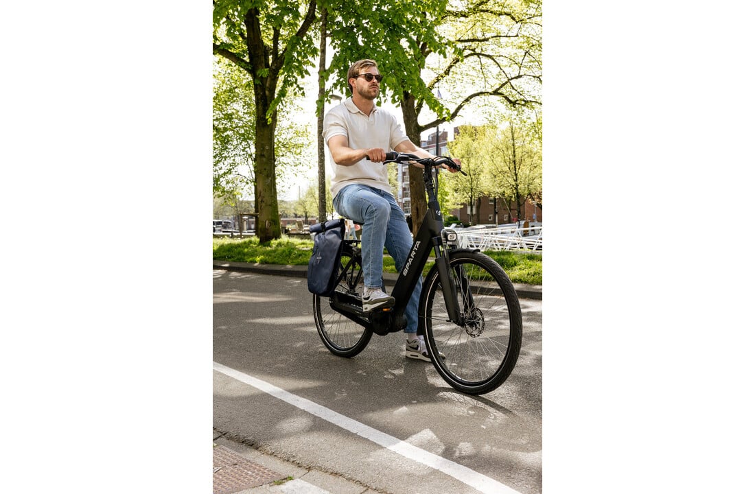 Voltano Luxe Fietstas 28L - Enkele Pakaftas - Marine Blauw - 100% Waterdicht