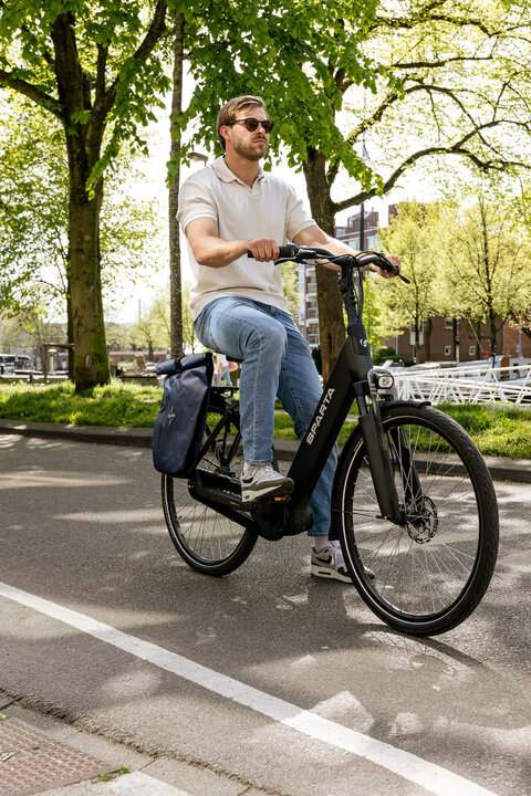 Voltano Luxe Fietstas 28L - Enkele Pakaftas - Marine Blauw - 100% Waterdicht