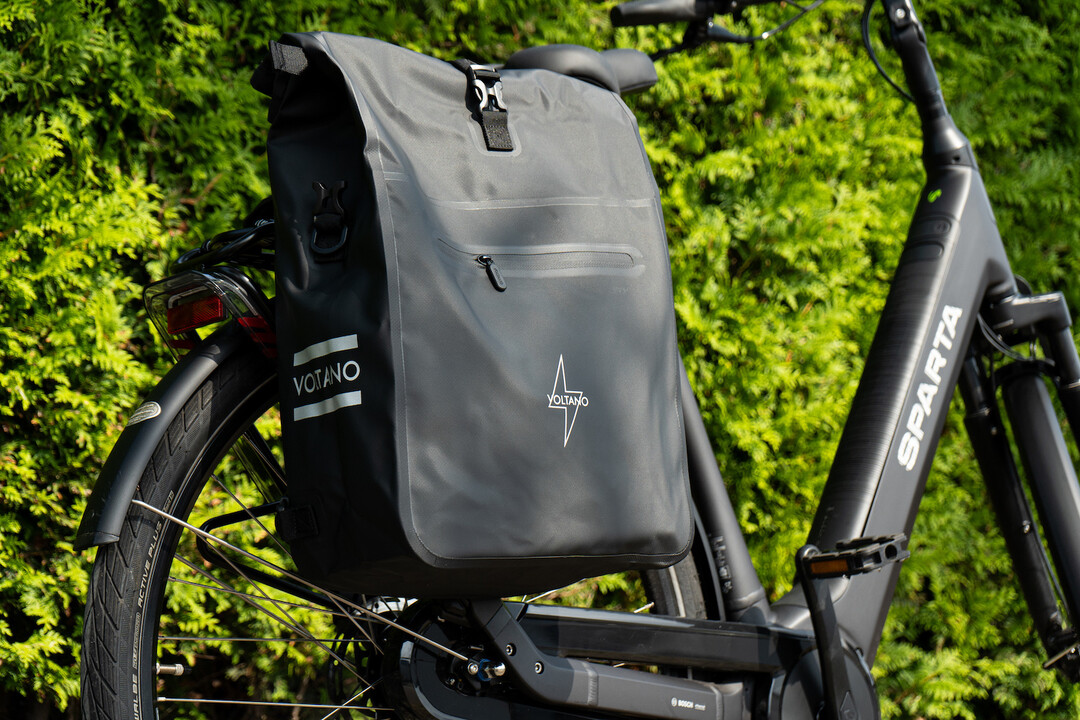 Voltano Luxe Fietstas / Rugtas 28L - Zwart - Enkele Pakaftas - 100% Waterdicht