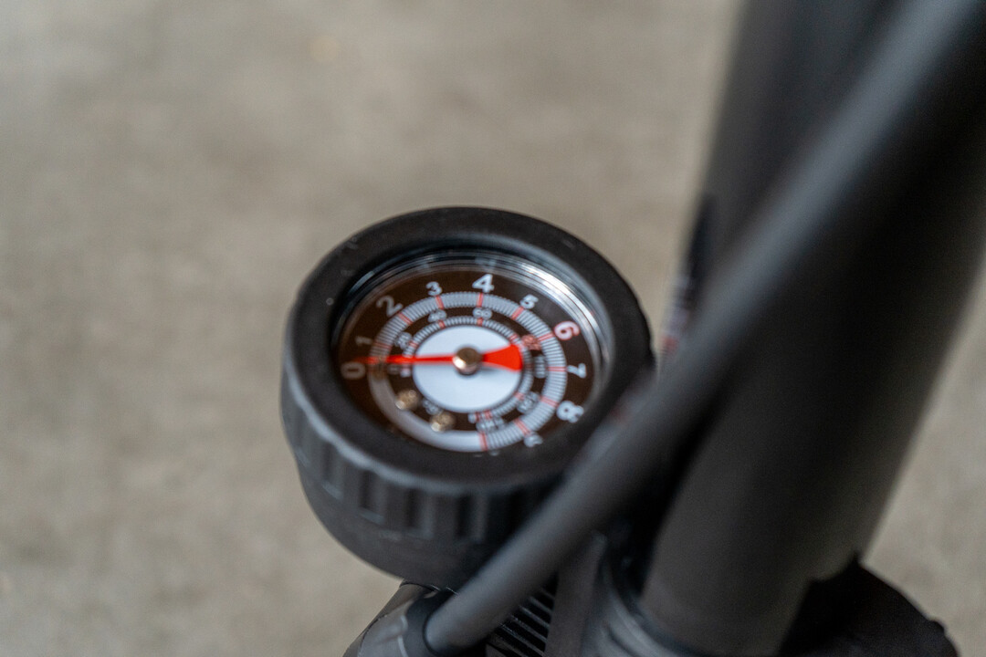 Voltano Hogedruk Fietspomp - Zwart - Manometer - Universele Pomp