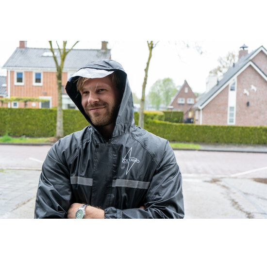 Voltano Regenpak Met Capuchon - Zwart - Inclusief Draagtas