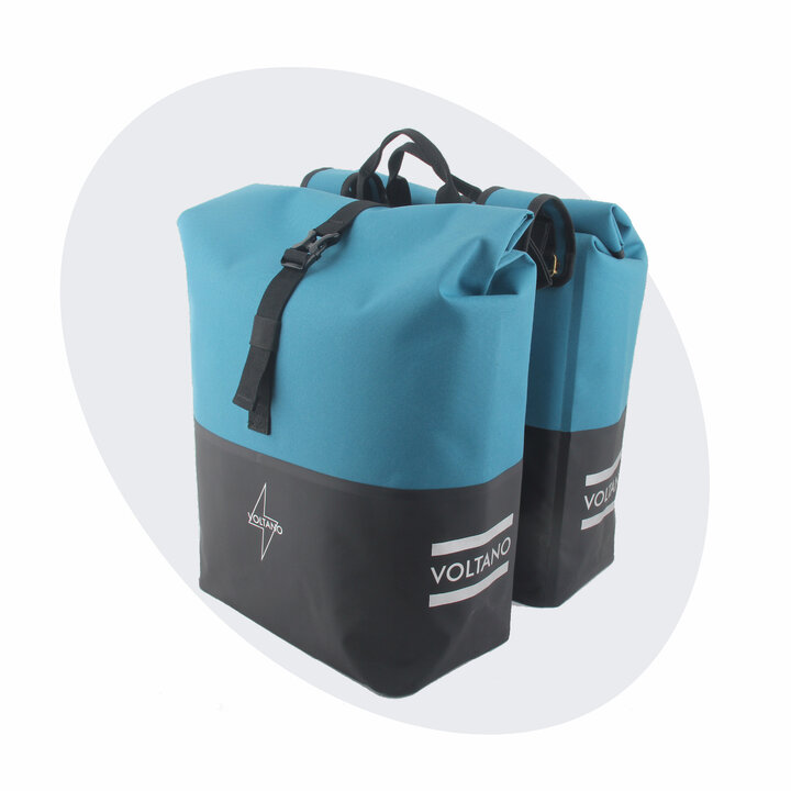 Voltano Dubbele Fietstas Rolltop Reflective Special Edition - Zwart / Blauw  - 50 Liter - 100% Waterdicht