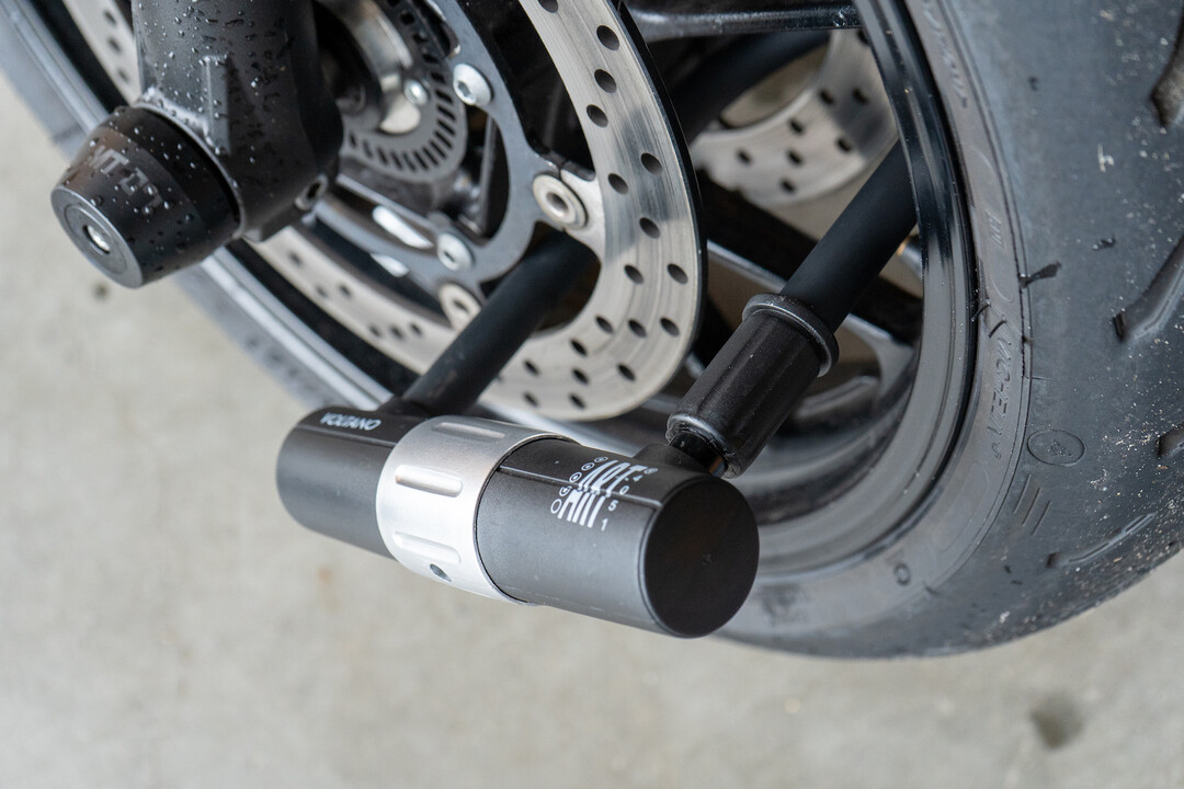 Voltano Beugelslot ART4 - Zwart - Gratis Framehouder - 180 x 320 MM