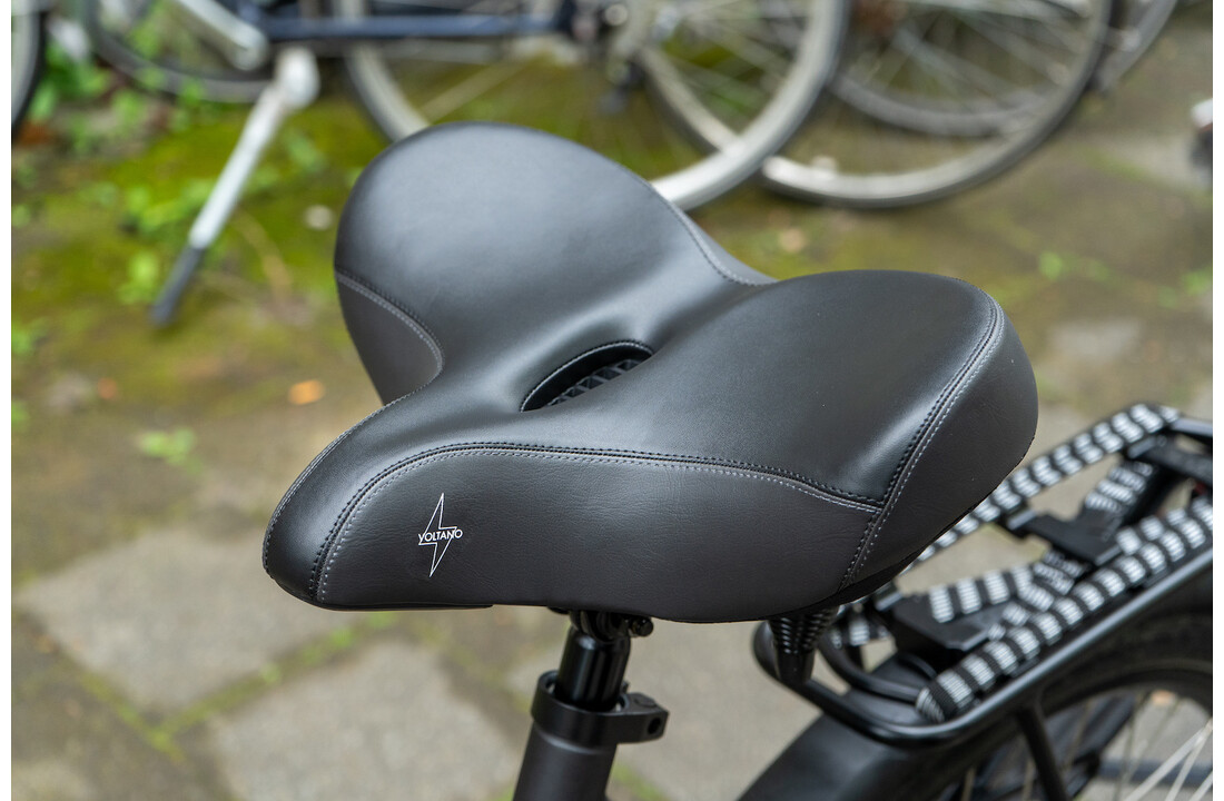 Voltano City XXXL Fietszadel Met Uitsparing - Unisex - Extra Breed Fietszadel - Zwart