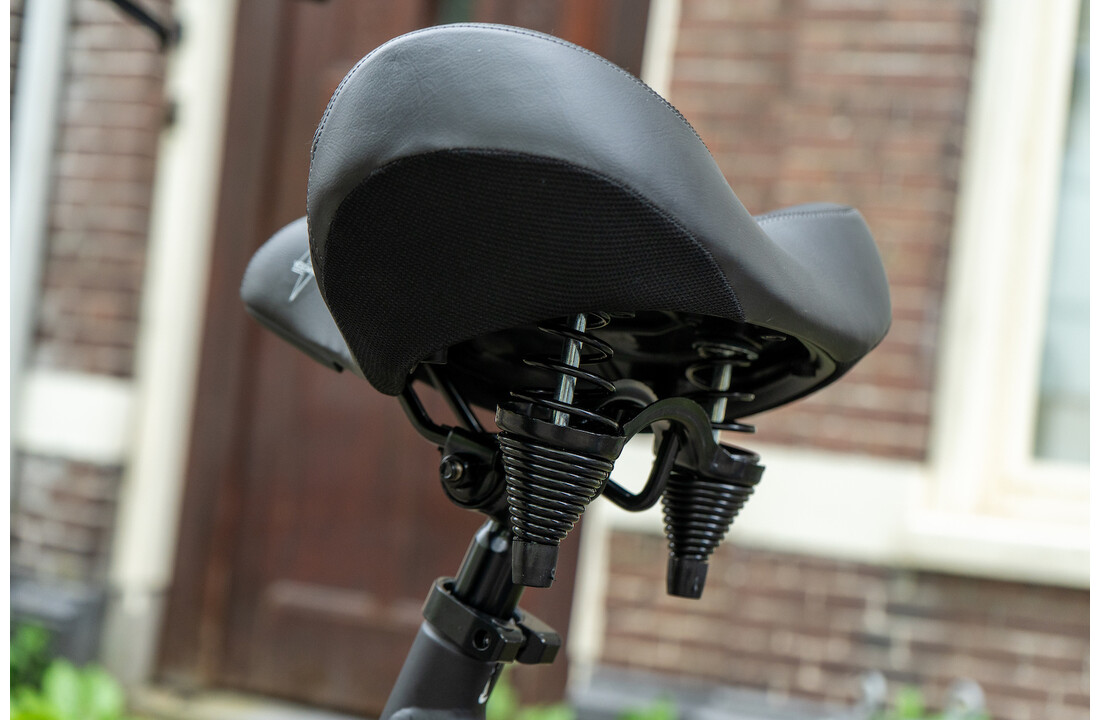 Voltano City XXXL Fietszadel Met Uitsparing - Unisex - Extra Breed Fietszadel - Zwart