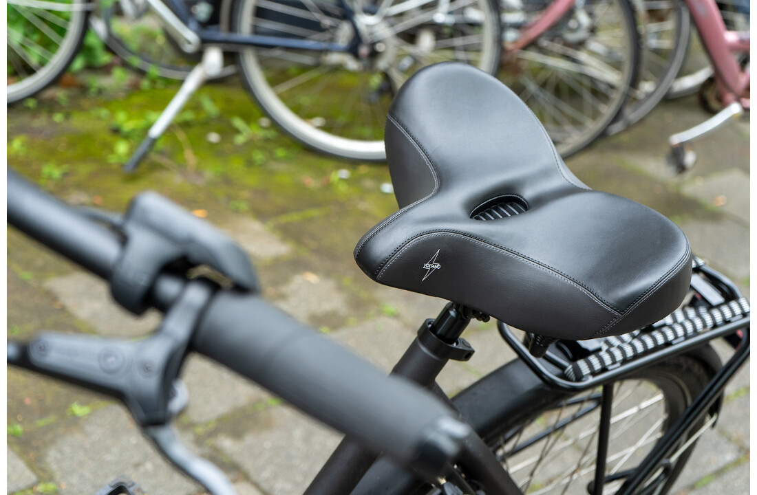 Voltano City XXXL Fietszadel Met Uitsparing - Unisex - Extra Breed Fietszadel - Zwart