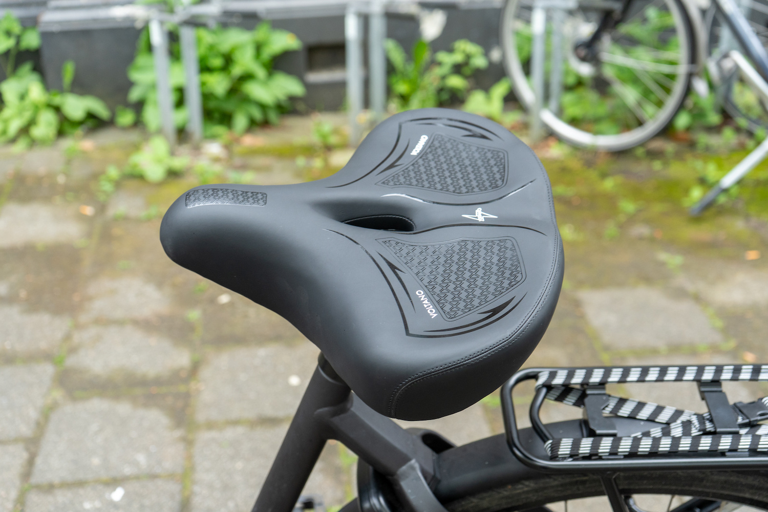 Voltano XXXL Fietszadel Cross - Zwart - Uitsparing