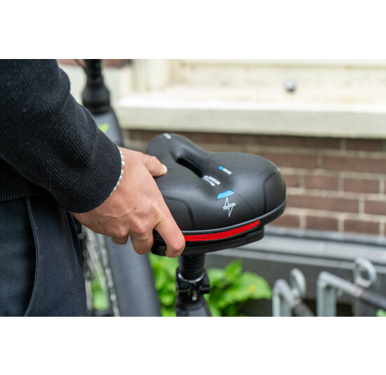 Voltano Fietszadel Met Gelpads - Zwart/Blauw - Unisex - Gratis Zadelstrop