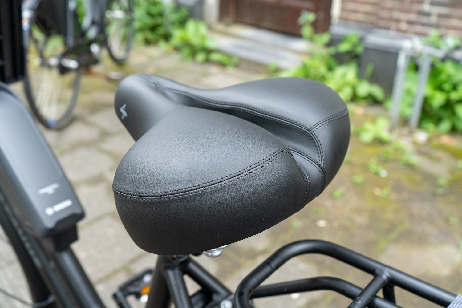 Voltano XXXL Fietszadel - Big City - Zwart - Uitsparing