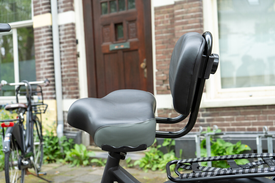 Voltano Fietszadel Met Rugsteun / Rugleuning - Zwart / Grijs - Verstelbaar - Waterdicht - Gratis Zadelstrop