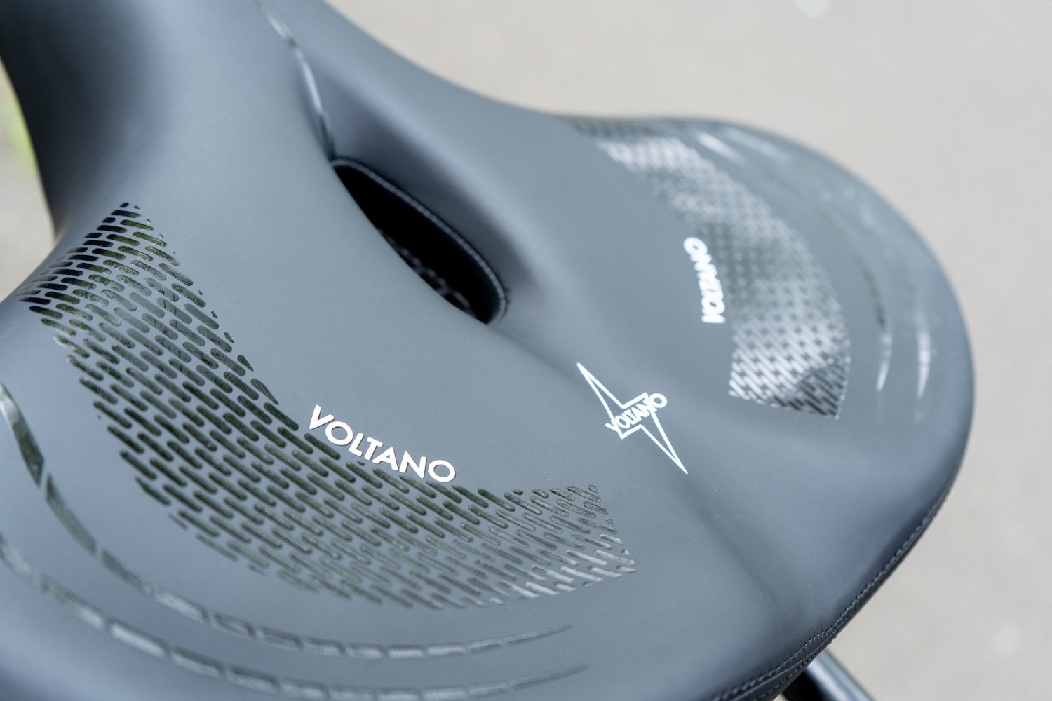 Voltano Fietszadel Relax Plus Met Rugsteun / Rugleuning - Zwart