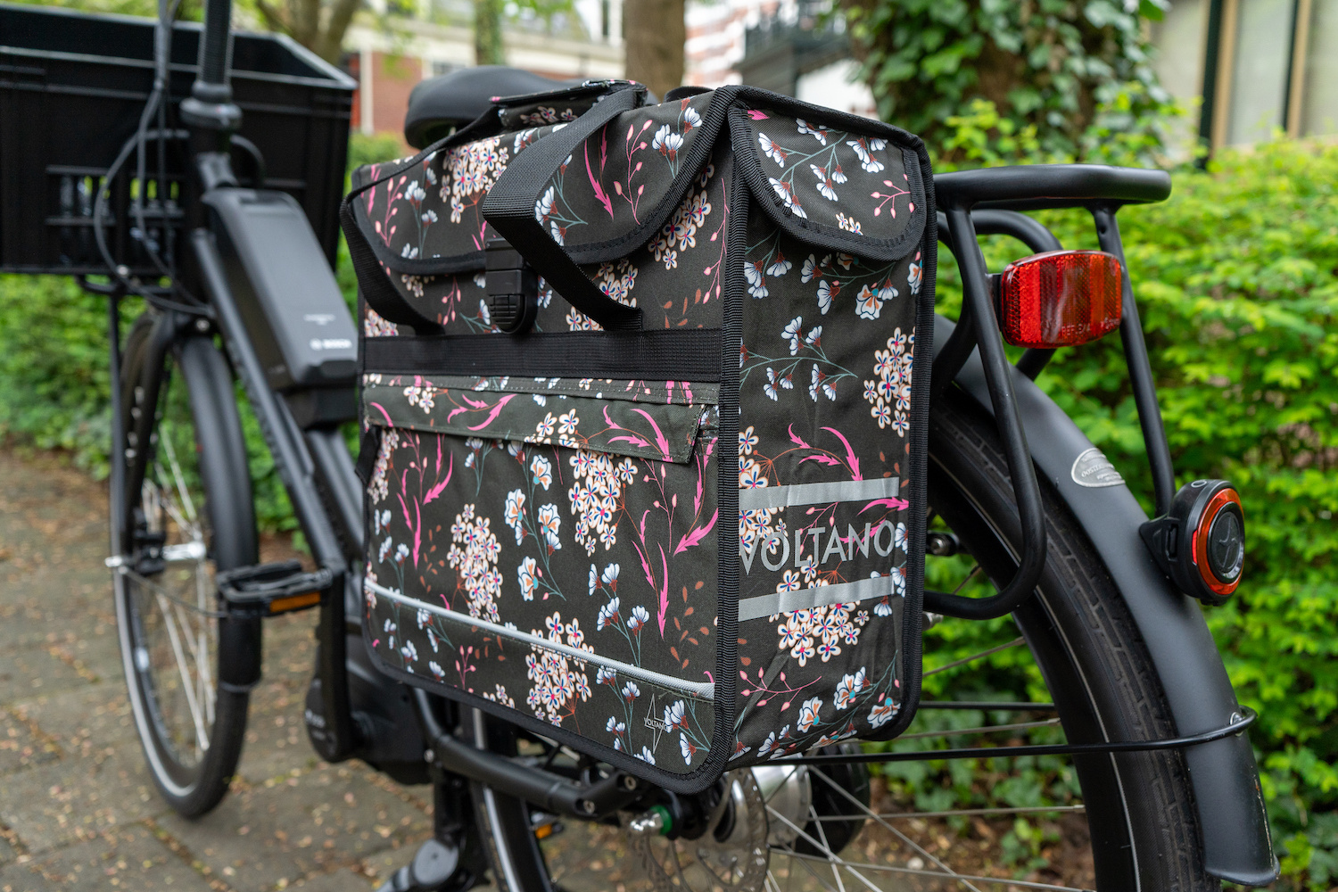 Voltano Voorgevormde Enkele Fietstas / Pakaftas - Pink Elegance - 17L