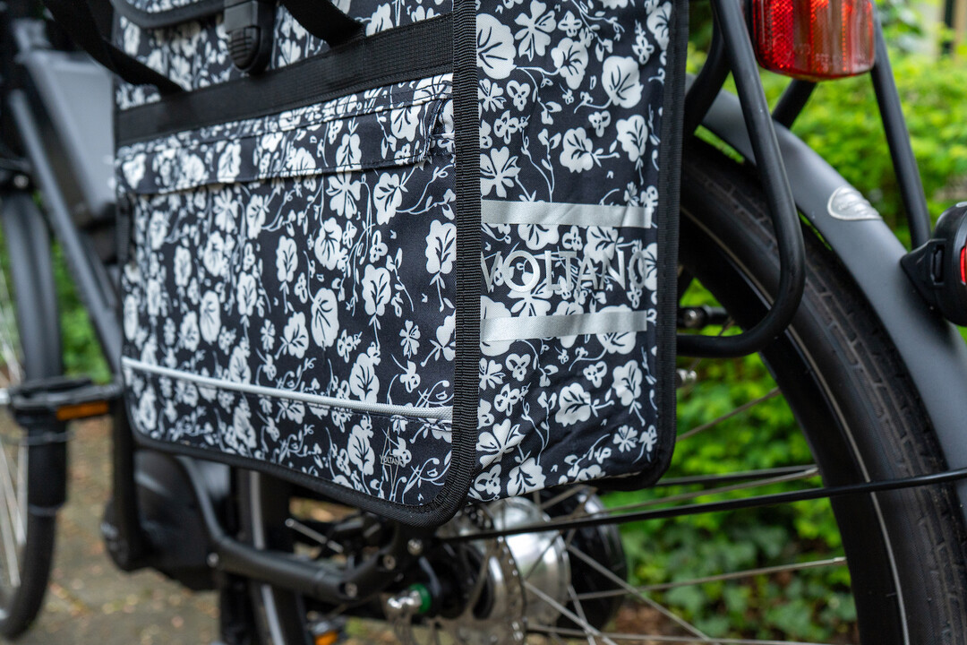 Voltano Voorgevormde Enkele Fietstas / Pakaftas - Midnight Blossom - 17L