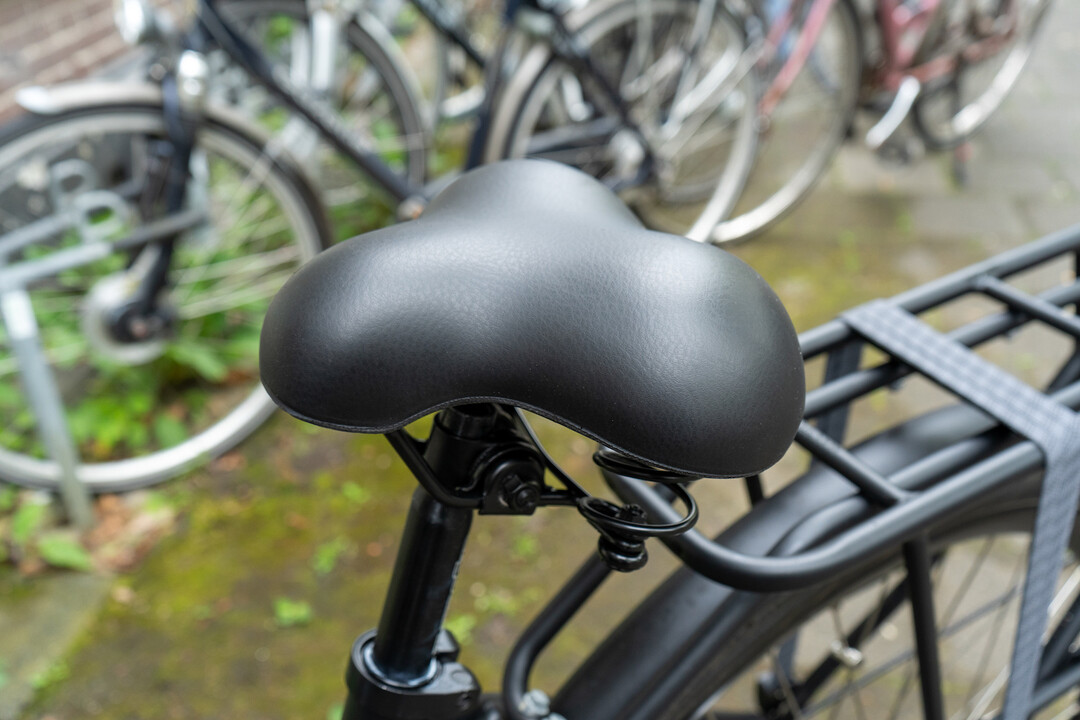 Voltano Rocky zadel / Fietszadel Met Punt - Zwart