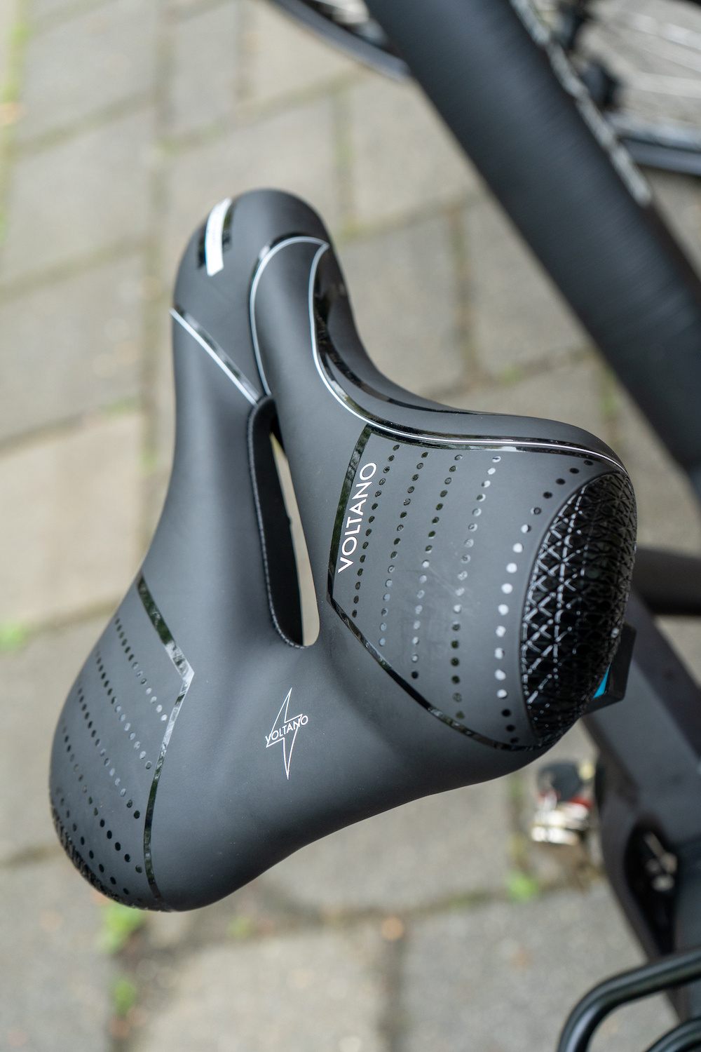 Voltano Fietszadel Essence - Zwart - Unisex - Breed - Gel Zadel