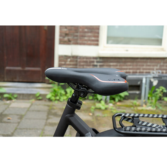 Voltano Gel Fietszadel Met Uitsparing - Zwart / Rood - Trekking - Incl. Zadelstrop - Unisex