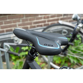 Voltano Gel Fietszadel Met Uitsparing - Zwart / Blauw - Trekking - Incl. Zadelstrop - Unisex