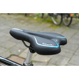 Voltano Gel Fietszadel Met Uitsparing - Zwart / Blauw - Trekking - Incl. Zadelstrop - Unisex