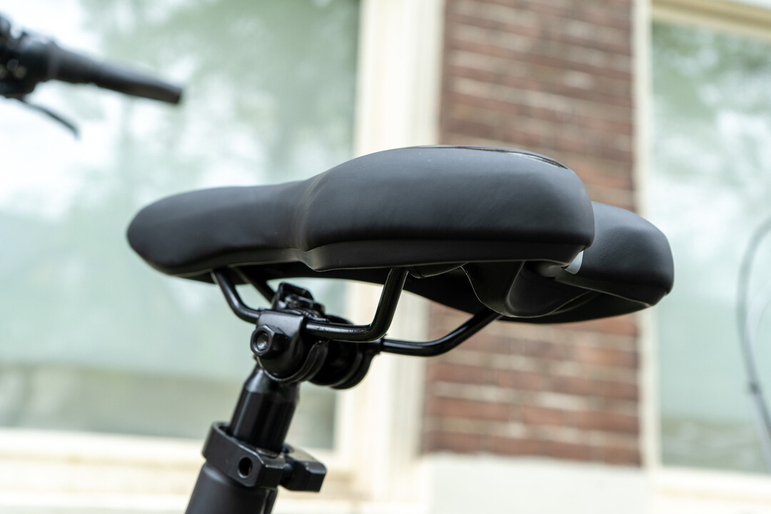 Voltano Gel Fietszadel Met Uitsparing - Zwart - Trekking - Incl. Zadelstrop - Unisex