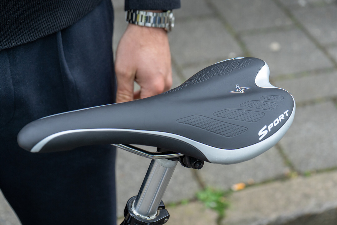 Voltano Race / MTB Fietszadel – Zwart / Zilver - Unisex