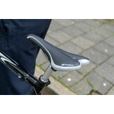 Voltano Race / MTB Fietszadel – Zwart / Zilver - Unisex