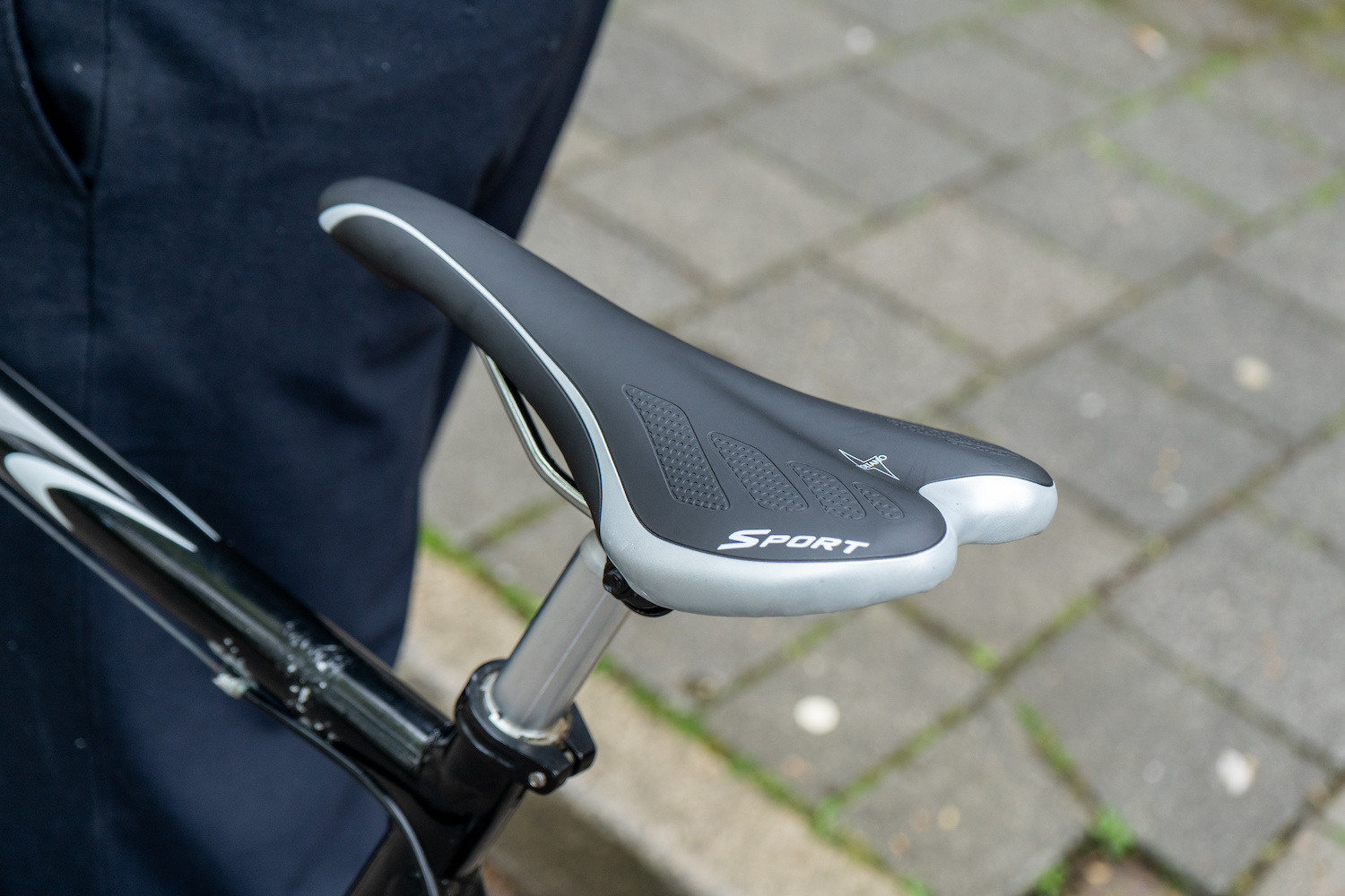 Voltano Race / MTB Fietszadel – Zwart / Zilver - Unisex