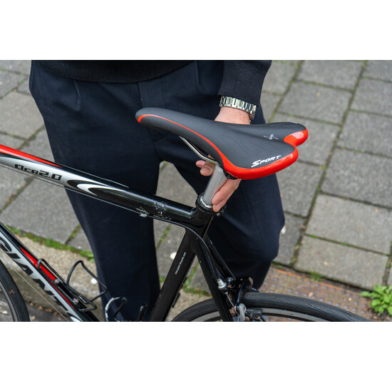 Voltano Race / MTB Fietszadel – Zwart / Rood - Unisex