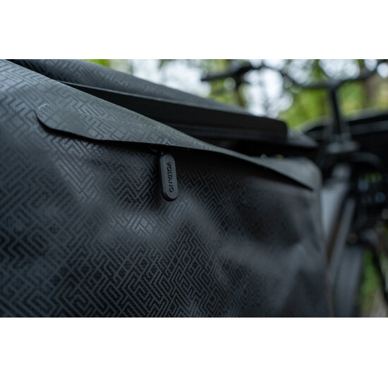 Voltano Dubbele Fietstas Rolltop Urban Black - 48 Liter - 100% Waterdicht