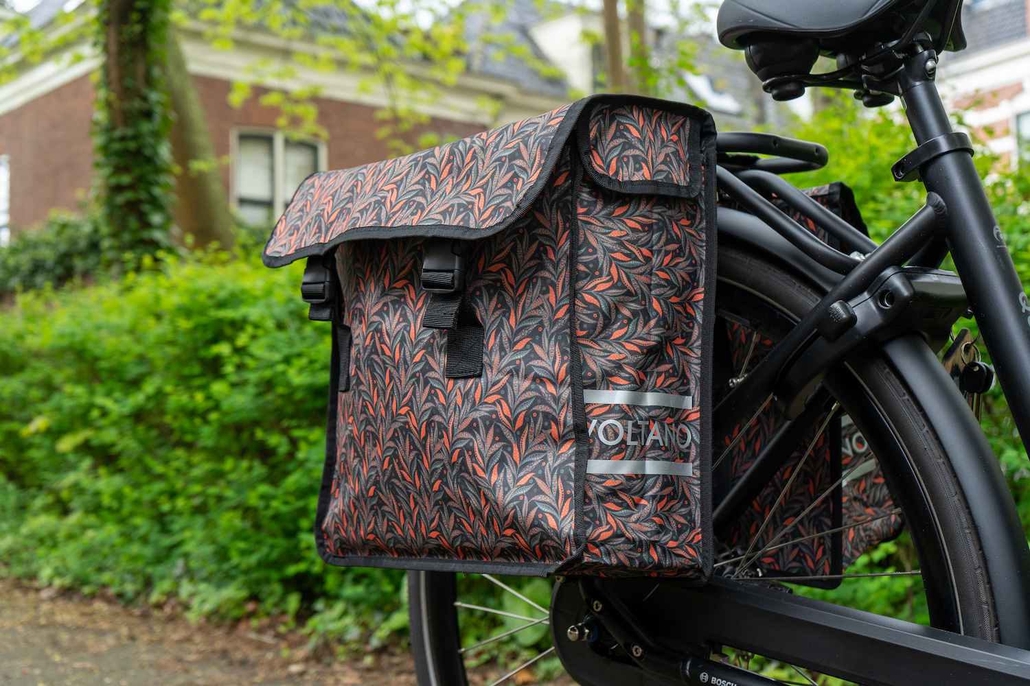 Voltano Dubbele Fietstas Crimson Leaf - 38 Liter - Waterdicht Polyester