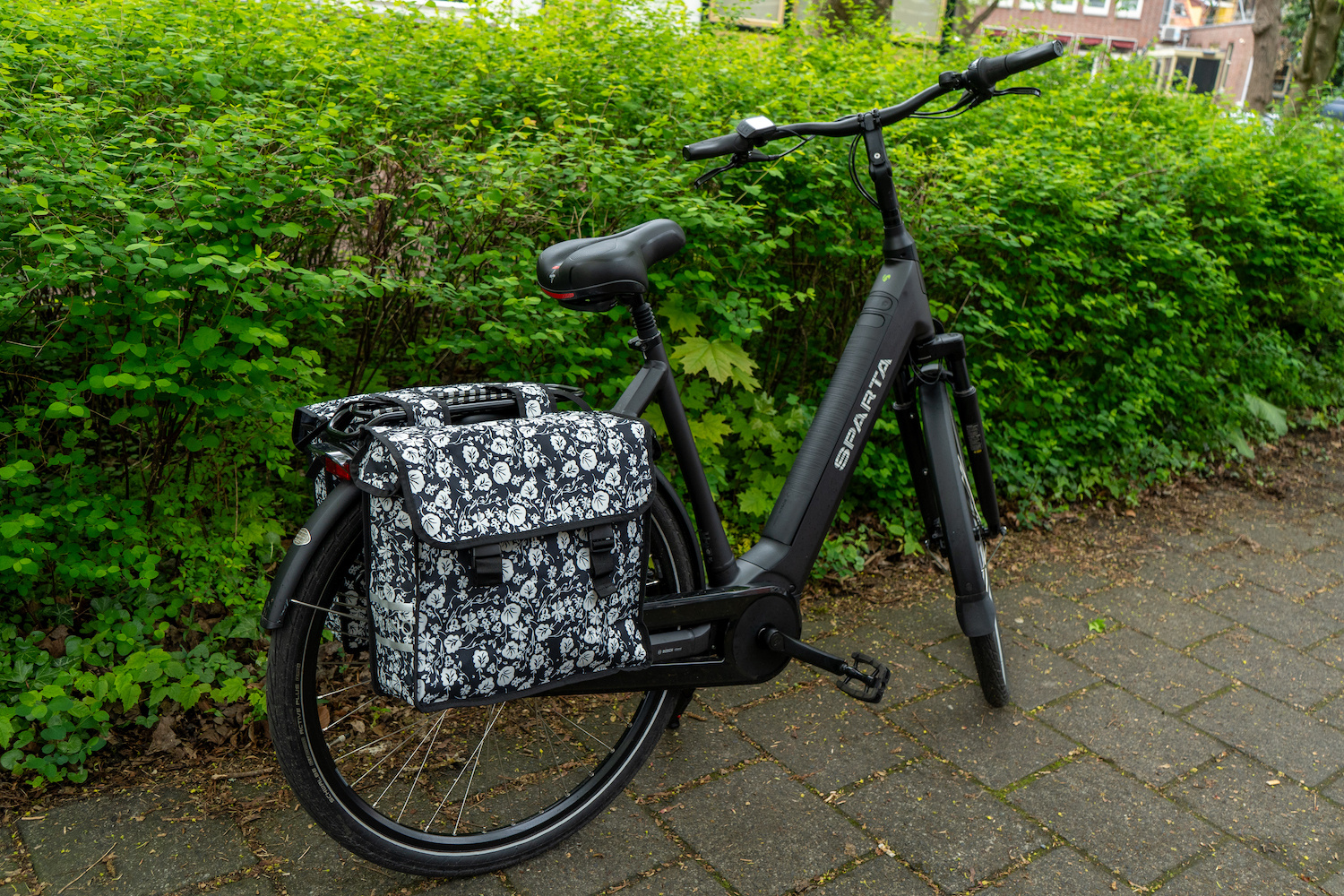 Voltano Dubbele Fietstas Midnight Blossom - 38 Liter - Waterdicht Polyester