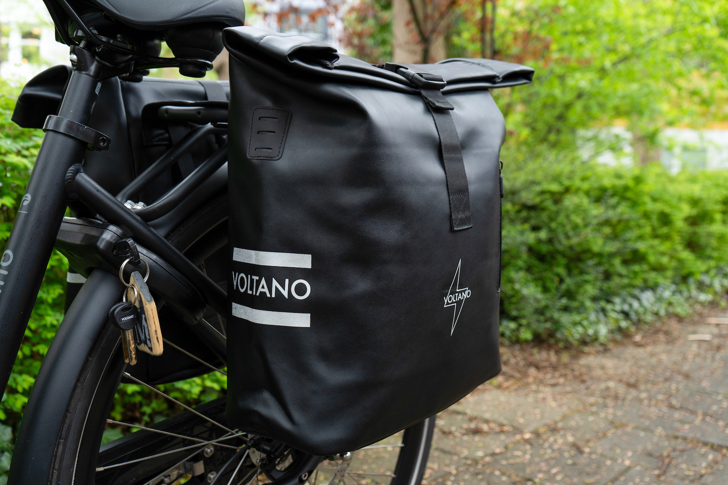 Voltano Dubbele Fietstas Rolltop E-bike Pro - Zwart - 48 Liter - 100% Waterdicht