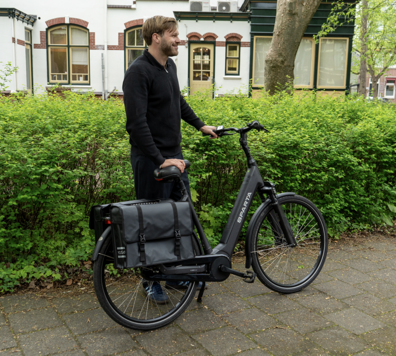 Voltano Dubbele Fietstas XL - Tarpaulin - 100% Waterdicht en Slijtvast - 48 Liter - Zwart