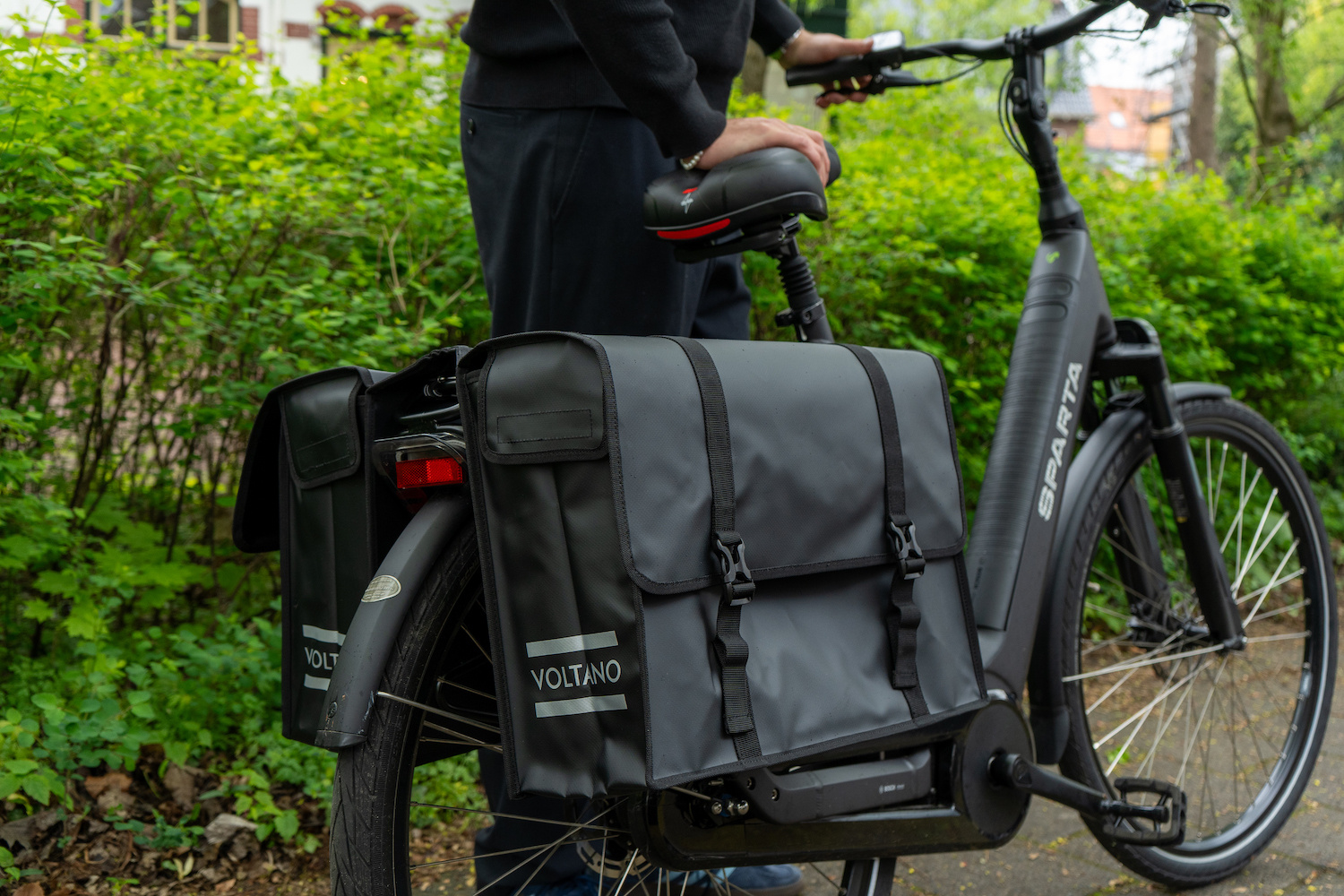 Voltano Dubbele Fietstas XL - Tarpaulin - 100% Waterdicht en Slijtvast - 48 Liter - Zwart